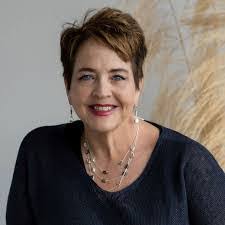 Heather Oneil's Instagram, Twitter & Facebook