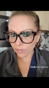 Behind the scenes 🤭 Remember this 😂 @snabhi For those who don't  understand what I'm saying , “I've got a small nose na and that's why a  small nose ring fits well “