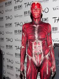 Heidi klum and her family got artsy this year for halloween and made a short film that's in theme with the spooky holiday. Have A Heidi Klum Halloween With Netflix