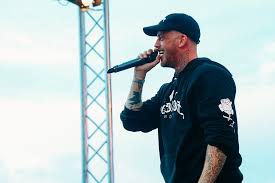 In 2010 produceerde hij een aantal nummers van de mixtape hinderlijker van negativ, in 2012 produceerde hij de hitsingle nooit meer slapen van yellow claw en in 2014 was hij de uitvoerend producent op het album van ronnie flex, de nacht is nog jong, net als wij voor altijd. Jebroer Birthday Age And Zodiac
