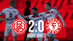 Hier findest du eine liste aller spieler des teams. Rot Weiss Essen On Twitter Hier Kommt Ne Ordentliche Portion Rot Weiss Zum Feierabend Die Highlights Zum 2 0 Sieg Uber Fortuna Koeln Https T Co Ks2tal2lqa Immerweiter Nurderrwe Rwefor Https T Co Djnhwvk6ad