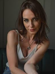 Alina Robbins's Instagram, Twitter & Facebook