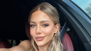 ¡Evangelina Anderson lo logró! El abrazo con Johnny Depp que explotó las redes