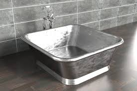 Available in an array of metallic or enamel finishes, sizes and styles, our range of copper and brass baths are. Alvius Bath William Holland Large Copper Tin Bath
