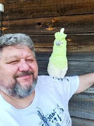 I took advantage of our long weekend here in Melbourne Australia 🇦🇺 and  made a few more baskets. I made these using Window Sash Cord and zigzag  stitch