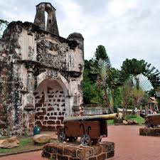 The fortress once consisted of long ramparts and four major towers. A Famosa St Paul Hill Holiday Inn Melaka