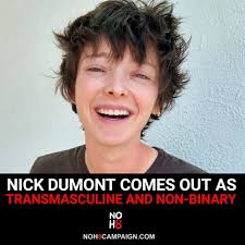 오펜하이머' 스타 닉 듀몬트가 트랜스남성·논바이너리 NOH8로 나온다