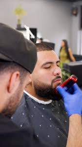 A good alternative to making a patchy beard appear full naturally (no  enhancements) it’s by fading it down 🔑