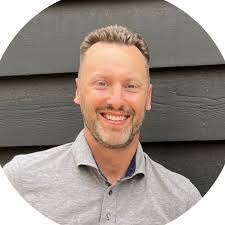 Ronald Rhue's Instagram, Twitter & Facebook