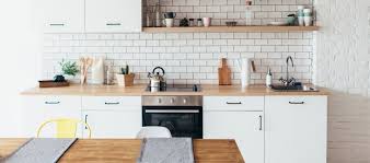 Il arrive que la configuration de la pièce ne permette pas d'intégrer pour aménager cet espace, il est indispensable de se tourner vers une cuisine encastrée sur mesure. Comment Encastrer Des Electromenagers De Cuisine Marie Claire