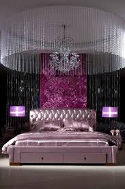 Zurückhaltend verwendet könnten lilatöne im schlafzimmer eine geheimnisvolle, feminine, meditative atmosphäre schaffen, ohne sakral zu. Luxus Lila Schlafzimmer Einrichtungsideen Fur Eitle Damen