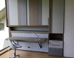 Moderni o classici, imbottiti o in vero legno massello, attrezzati con cassetti, cassettoni, box contenitore o secondo letto estraibile. Outlet Camerette Con Letti A Scomparsa Sconti Fino Al 70