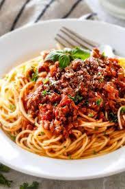 Quick And Easy Weeknight Spaghetti Bolognese Bursting With Flavor On Your Table In Under 3 Spaghetti Bolognese Bolognese Recipe Easy Spaghetti Bolognese Recipe