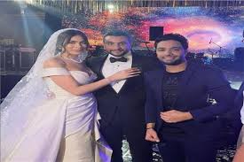 صام صَوْمًا وصِيامًا أيضًا، في اللغة: Zeh9a2folt9gxm