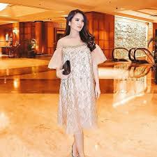 Dress model gamis memang bisa digunakan wanita berbagai usia untuk berbagai acara misalnya untuk pesta dan acara resmi lainnya. Zn8t2w6t6nae5m