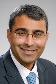 To save a young mom, Seattle transplant doctors became pioneers