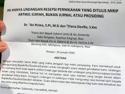Undangan pernikahan ini terlihat sangat bagus dan mahal, tetapi sangat mudah dibuat sendiri! Mirip Jurnal Ilmiah Desain Undangan Pernikahan Ini Viral