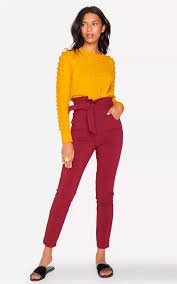 Calça Vermelha Combina Com Que Cor De Blusa Calca Vermelha 11 Cores De Blusas Para Combinar Em 2020 Look Calca Vermelha Calca Vermelha Look Com Calca Vinho