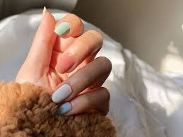 Pastel colors are ideal for spring. 10 Spring Inspired Gradient Nails