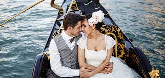 Venticinque anni sono un grande traguardo e meritano di essere celebrati. 99 Canzoni Per Il Matrimonio Ad Ogni Coppia La Sua Colonna Sonora Showgroup Ready To Be Wow