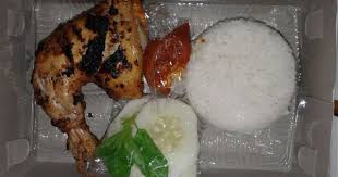 Lalapan Ayam Bakar Rizky Hrg Mulai 15 Rbu Ayo Burun Order Makanan Dan Minuman Makanan Ayam