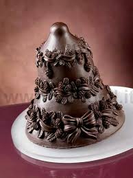 Pin By Aຖɠeℓiຖค On Chocolate Cakes Pastries Christmas Chocolate Chocolate Sculptures Christmas Chocolate Moulds