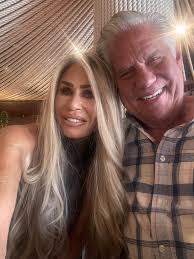 Stephnye Terese Weiss added a new...