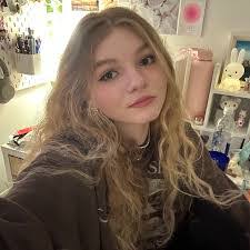 Joy Dewitt's Instagram, Twitter & Facebook