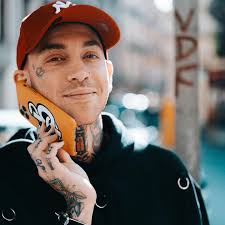 its 5 oclock somewhere 🧔 @ Zürich, Switzerland