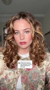 Cassie Upton's Instagram, Twitter & Facebook