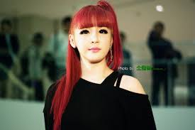 Pin By El Masti On Kpop Warm Blonde Hair Red Hair Kpop Blonde Hair With Highlights