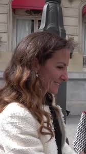 Telma Ortiz, hermana de la reina Letizia, sorprende al hablar abiertamente  de sus sobrinas, la princesa Leonor y la infanta Sofía. #telmaortiz  #reinaletizia #casareal #royal #princesaleonor ...