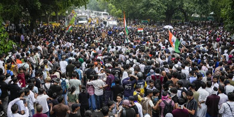 7 Reasons Why This Massive Students' Protest In Delhi Is Different And Has  Rattled The Modi Regime - Vibes Of India