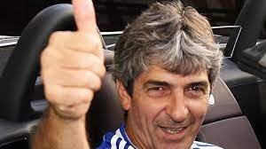 Dal teatro ai cortili, dagli spettacoli alle performance all'improvviso. Paolo Rossi Runs The Rule Over Italy S Semi Final Uefa Euro 2020 Uefa Com