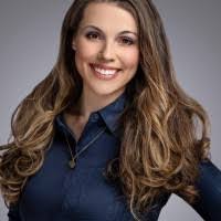 Niki Moore's Instagram, Twitter & Facebook