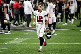 A brady produz soluções de alto desempenho para uma variedade de superfícies. Is Tom Brady Done At Age 43 Panthers Will Provide A Test Charlotte Observer