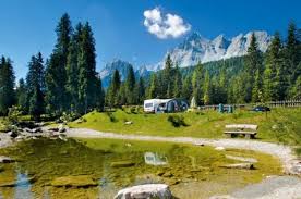 Camping In Italien 5 Top Campingplatze Fur Einen Erholsamen Urlaub Italien Camping Campingplatz Italien Campingurlaub