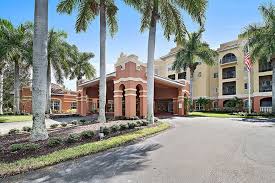 Brookdale Naples Is A 112 Bed Assisted Living Community Located In Naples Fl Communities This Size Typically Offer Senior Living Communities Naples Brookdale