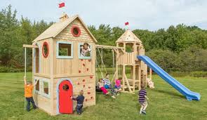 Playhouse In The Garden Ideas For Modern Children S Playhouse Made Of Wood Decoration Gram Kinderspielhaus Spielhaus Im Freien Spielhaus Garten