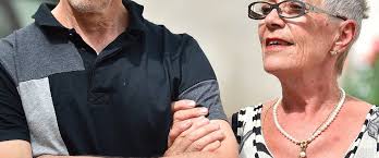 Sylvie Richard, atteinte d'un cancer incurable, se bat pour quitter la vie 