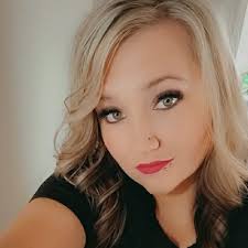 Aisha Giles's Instagram, Twitter & Facebook