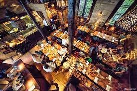 Le brunch du 404 (21€) est visiblement très courru, à tester donc prochainement un samedi ou un dimanche, ou un jour férié de midi à. Le 404 Picture Of Le 404 Paris Tripadvisor