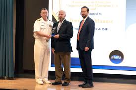 Code 105.7 manager receives NAVSEA award for work
