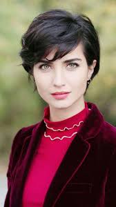 Pin De Misbah Chohan Em Tuba Buyukustun Cabelo Curto Cabelo Cabelos Curtos Estiloso