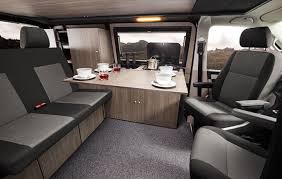 Campingvan Kuche Mit Grossem Tisch Im Vw T6 Van Rv Conversion Outdoor Furniture Sets Volkswagen