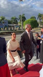 El Presidente Luis Abinader y Nuestra Primera Dama Raquel Arbaje.  #perremeistadecorazon💙