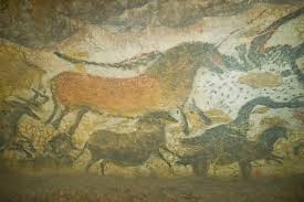 Beberapa aliran seni rupa yang termasuk dalam gaya deformatif adalah: Gua Lascaux Yang Cantik Dan Terkenal