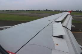 Lalu bagaimana cara mendapatkan promo tiket pesawat air asia? 5 Mei 2017 Airasia Xt 251 Dari Seat 17f Saat Landing Di Cgk Picture Of Airasia Indonesia Airasia Tripadvisor