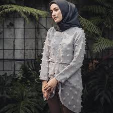 Tidak hanya sebatas dikalangan wanita dewasa saja memang. Serba Serbi Fashion Linen Ruby Yang Menjadi Tren Di Kalangan Hijaber Masa Kini Womantalk