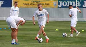 В fifa20 рейтинг украинского защитника манчестер сити возрастет с 71 до 81. Fifa 21 Zinchenko Poluchil Rejting 80 De Bryujne Luchshij V Mansiti Foto Footboom
